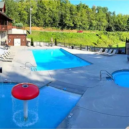 New Majestic 5 Star Amazing View, Pool, Hot Tub! Villa Pigeon Forge Exterior photo