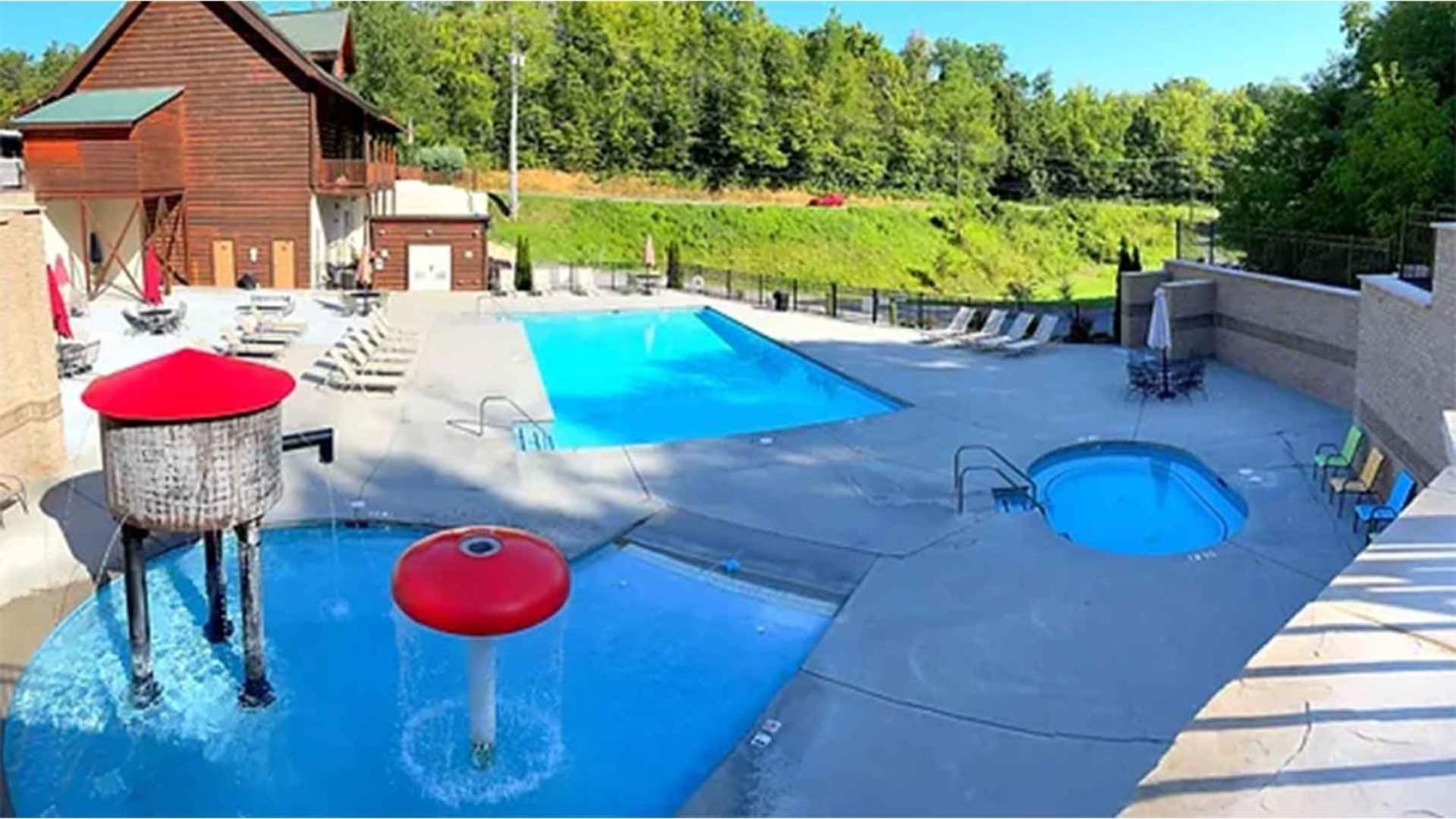 New Majestic 5 Star Amazing View, Pool, Hot Tub! Villa Pigeon Forge Exterior photo