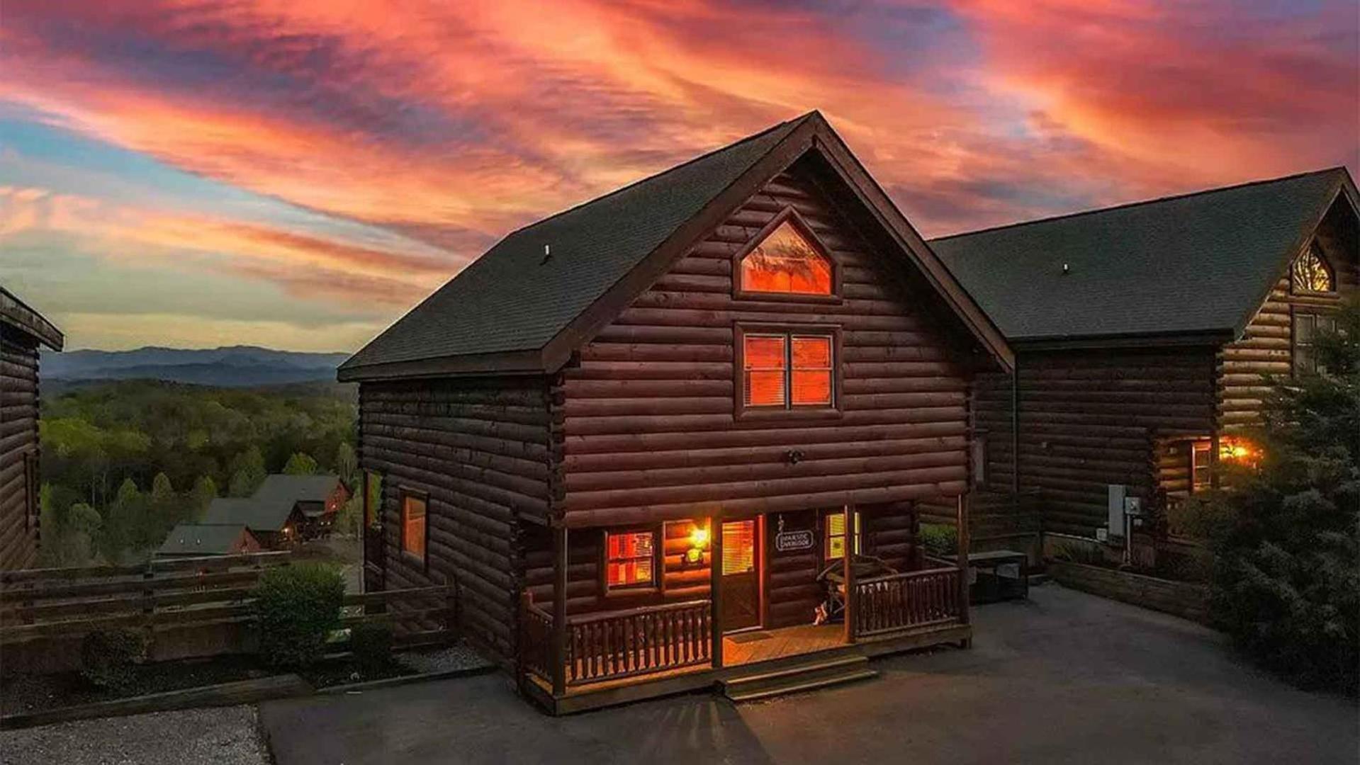 New Majestic 5 Star Amazing View, Pool, Hot Tub! Villa Pigeon Forge Exterior photo